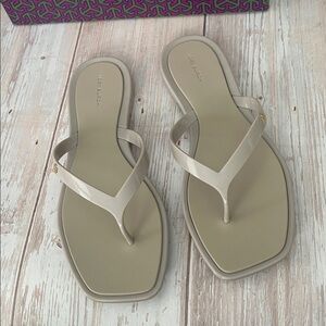 New, Authentic TORY BURCH Beige ROXANNE FLIP-FLOP Sandals Slides size 9 or 10